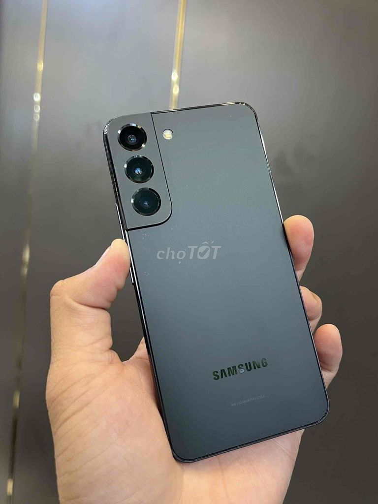 Samsung Galaxy S22 Đen Quốc Tế Like New 8/128GB. Mua bán Điện thoại tại Quận 8 Tp Hồ Chí Minh được đăng bởi CA REM BÁN TÁO hình 1