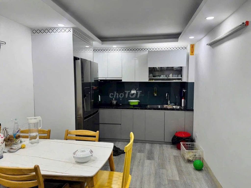 Nhà 5 tầng 45m2 gần Hồ Linh Đàm, Hà Nội