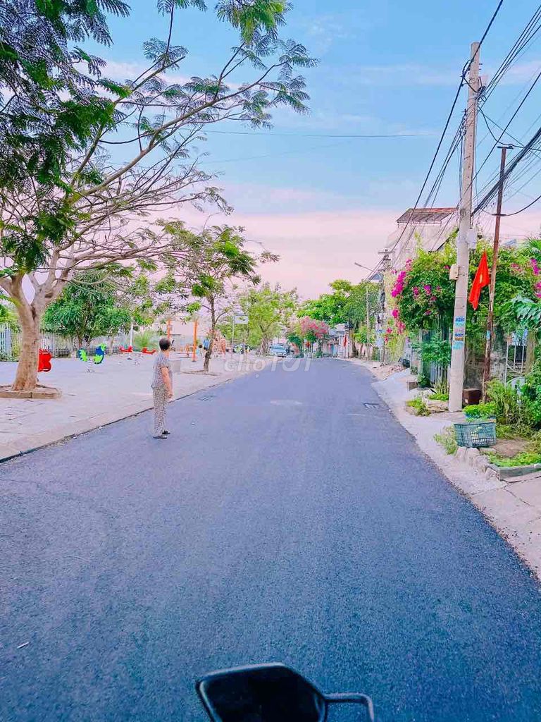 ❤️ BÁN ĐẤT KIỆT Ô TÔ LÊ VĂN HIẾN - 100m2 giá 2tỷ xx