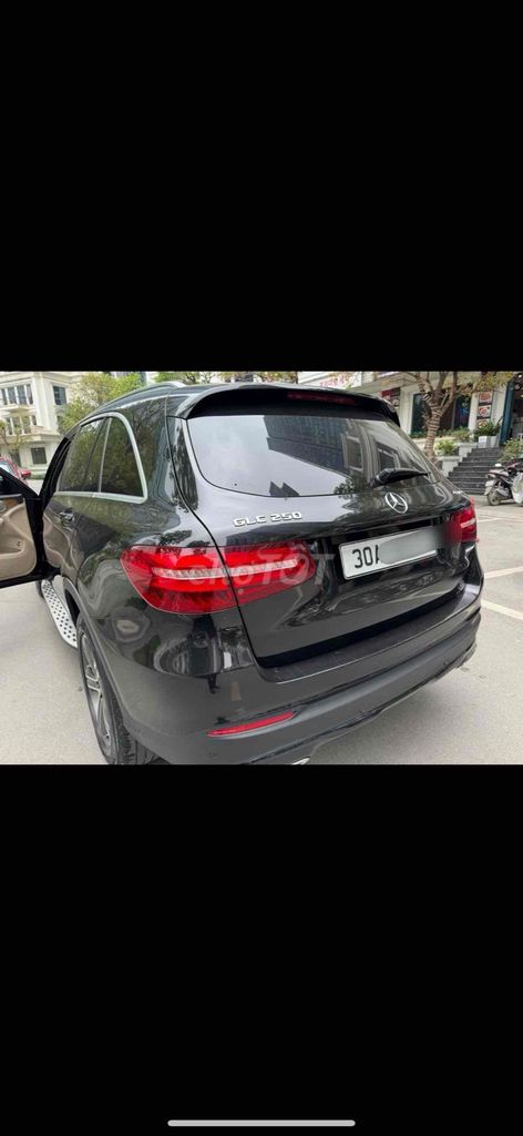Mercedes Benz GLC 250 2916 chính chủ. Mua bán Ô tô tại Quận Bắc Từ Liêm Hà Nội được đăng bởi Nguyễn Ngọc hình 3