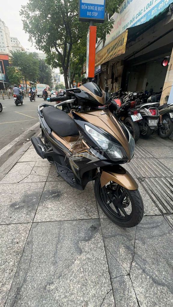 Honda air blade 2014 mới 90% biển số thành phố. Mua bán Xe máy tại Quận Tân Phú Tp Hồ Chí Minh được đăng bởi Tuanduy hình 1