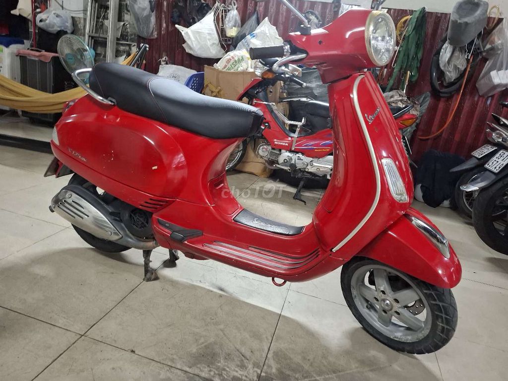 Piaggio Vespa Fi 2017 Красный Скутер