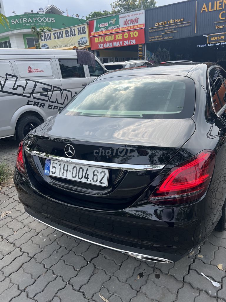 Mercedes-Benz C200 2019 Exclusive Đen 79000 km. Mua bán Ô tô tại Thành phố Thủ Đức Tp Hồ Chí Minh được đăng bởi Việt Anh Nguyễn hình 3