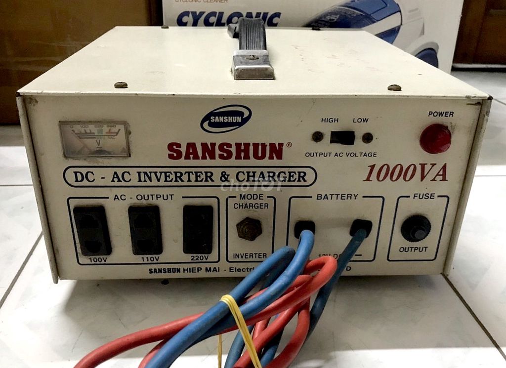 0901957904 - - SANSHUN 1000VA, DC- AC Inverter & Charge, máy ch