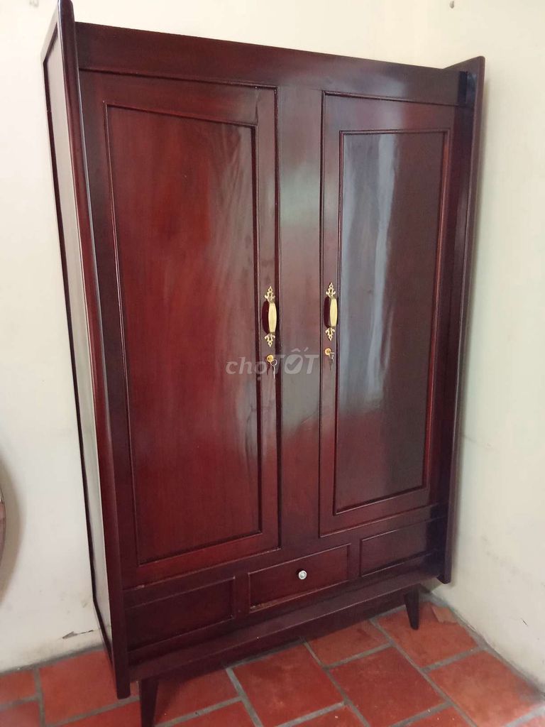 Tủ quần áo gỗ nâu cổ điển. Mua bán Tủ, kệ gia đình tại Thành phố Tây Ninh Tây Ninh được đăng bởi Thông hình 1