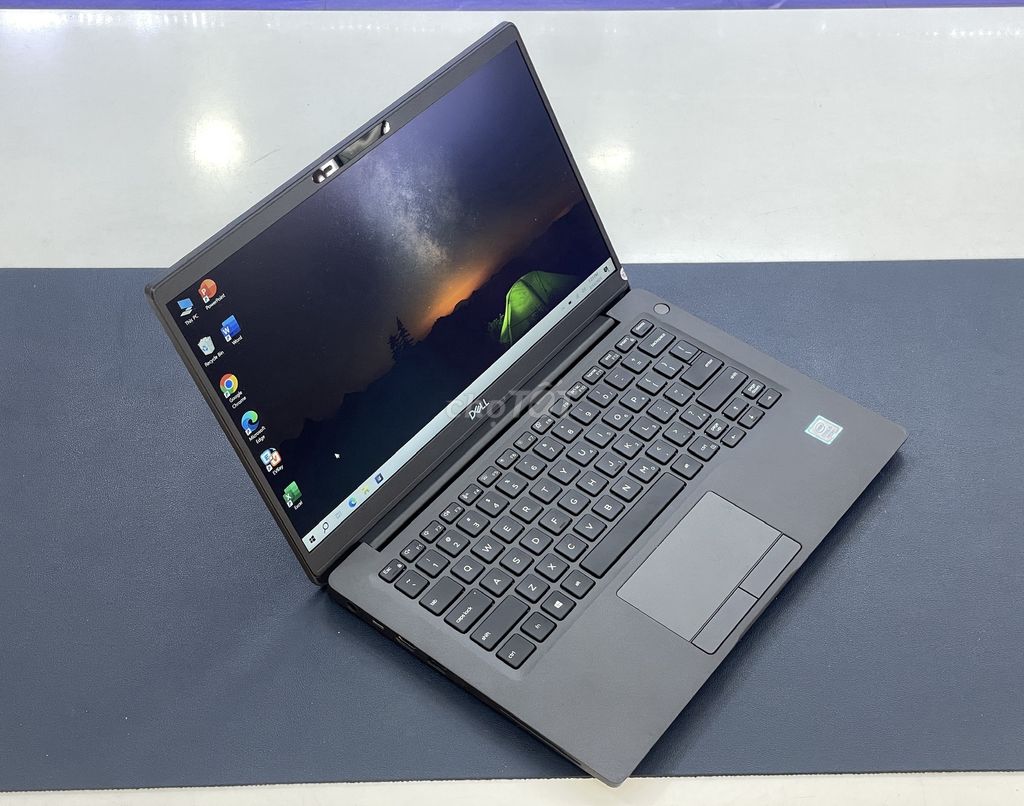 Dell Latitude 7400 laptop văn phòng nhỏ gọn, keng