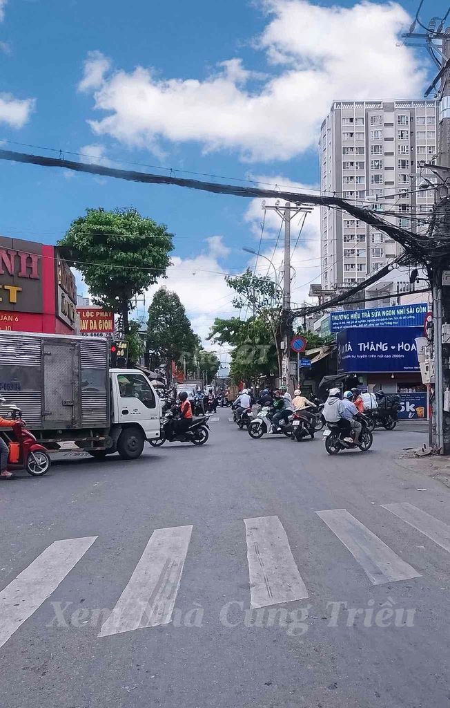 NGAY TÂN HOÀ ĐÔNG, NGANG 8.8 DÀI 10.5m, 3PN đường XE HƠI THÔNG