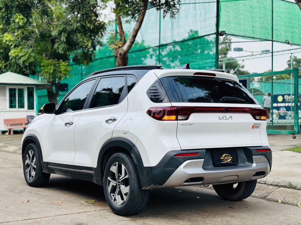 Kia Sonet SUV белый автоматическая коробка бензин 5 мест