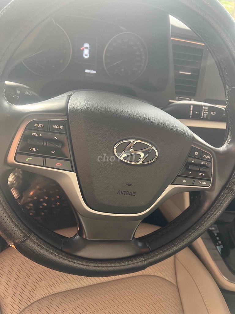 Hyundai Elantra 2018 2.0 AT - 50000 km. Mua bán Ô tô tại Huyện Krông Pắc Đắk Lắk được đăng bởi Minh Bảo hình 8