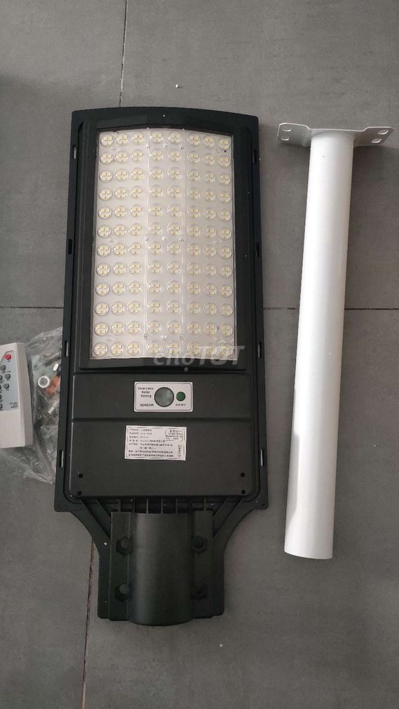 Đèn năng lượng mặt trời Đen. Mua bán Đèn tại Quận Tân Bình Tp Hồ Chí Minh được đăng bởi Ken Triệu  hình 1