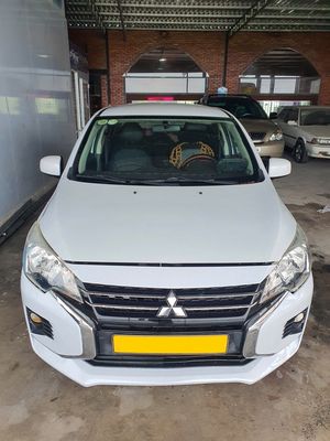 Mitsubishi Attrage 5 chỗ Trắng 2020