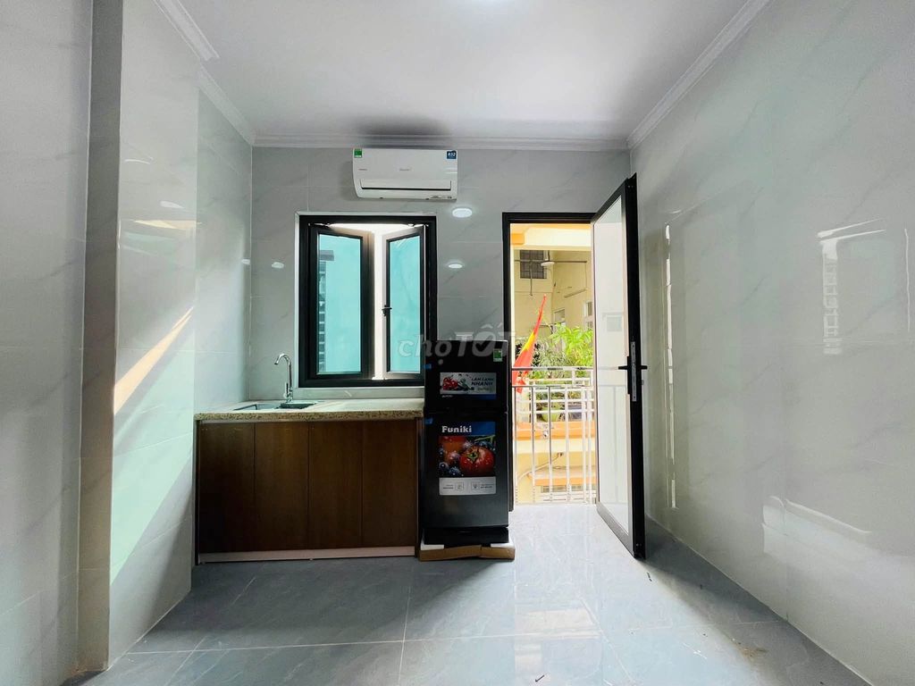 Phòng mới tinh ô tô đỗ cửa Cầu Diễn 4 triệu