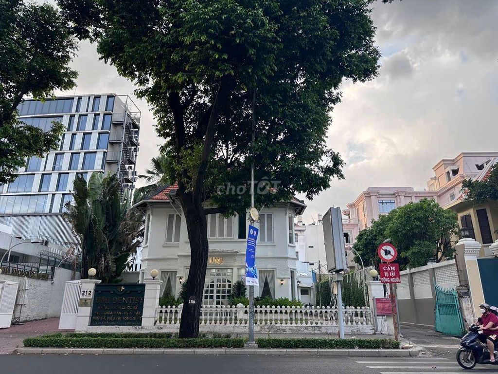 BIỆT THỰ SÂN VƯỜN NGANG 20M TRUNG TÂM QUẬN 3
