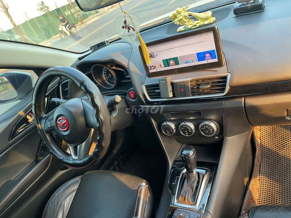 Chính chủ bán Mazda 3 2016 1.5 AT Sedan - 8v km. Mua bán Ô tô tại Quận Long Biên Hà Nội được đăng bởi Lê Quang hải hình 7