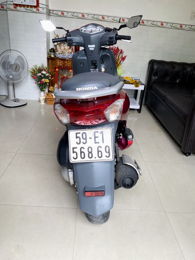 Honda Dylan 150, скутер, красный