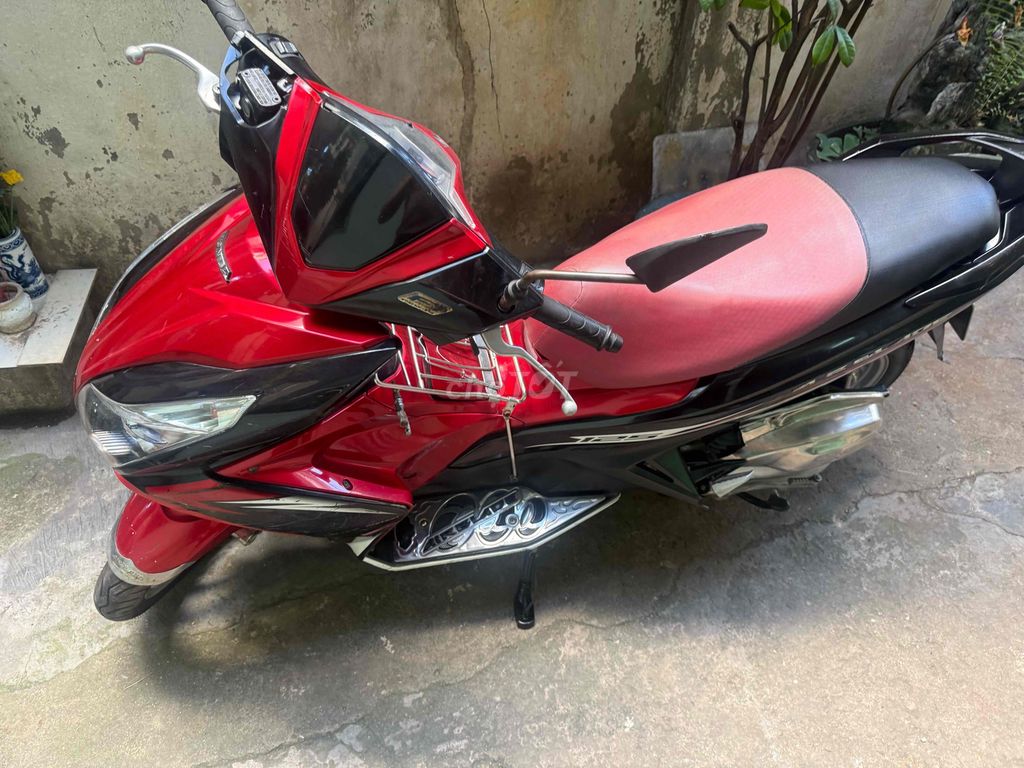 Honda Air Blade 125cc 2015 красно-чёрный Fi