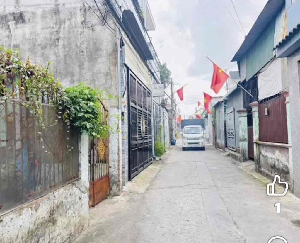 Nhà sổ riêng đường ô tô 2 mặt thoáng sổ riêng nhà C4 cũ đất đẹp TL