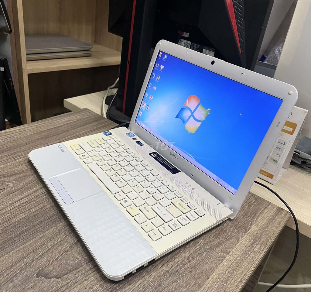 Sony VPC Core i5-2430M 4GB HDD 500GB 14inch. Mua bán Laptop tại Quận Bình Tân Tp Hồ Chí Minh được đăng bởi Rotech Store hình 1