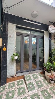 Nhà Q1 3.3x17m sát mặt tiền, trệt 2 lầu ST chính chủ
