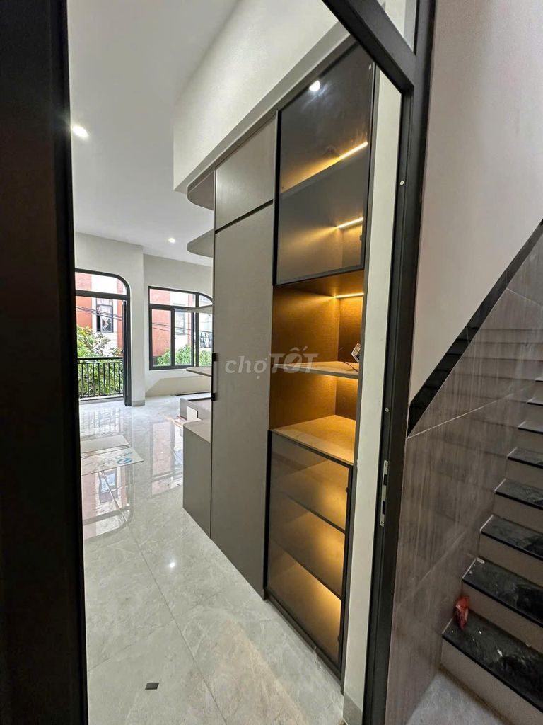 Bán nhà 3 tầng full nội thất cách biển quy nhơn 800m Bán nhà 3 tầng full nội thất cách biển quy nhơn 800m
