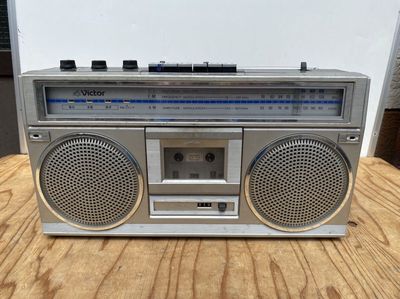 ĐÀI RADIO CASSETTE VICTOR RC 555 ĐIỆN 100V. Mua bán Tivi, Âm thanh tại Quận Nam Từ Liêm Hà Nội được đăng bởi Trà My