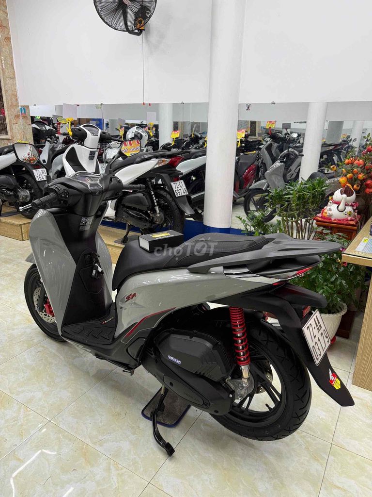 Honda SH 160 ABS 2025 Xám 2000 km. Mua bán Xe máy tại Thành phố Vũng Tàu Bà Rịa - Vũng Tàu được đăng bởi XE MÁY BẢO THANH  TPVŨNG TÀU hình 18