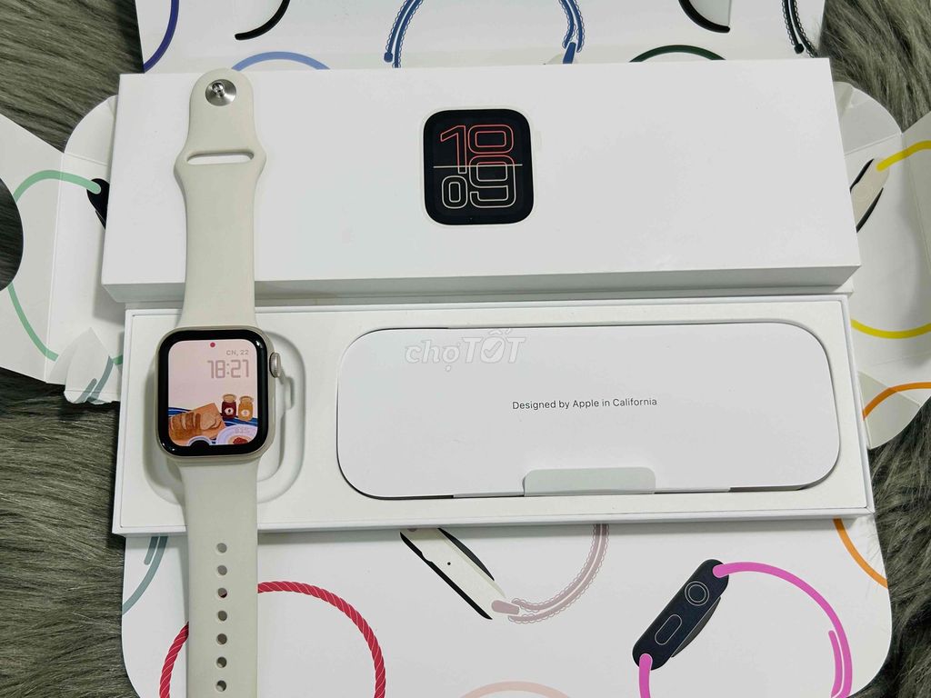 Apple Watch SE3 Starlight 40mm. Mua bán Thiết bị đeo thông minh tại Quận Tân Phú Tp Hồ Chí Minh được đăng bởi Công nghệ di động Apple Watch Samsung Tai nghe hình 1
