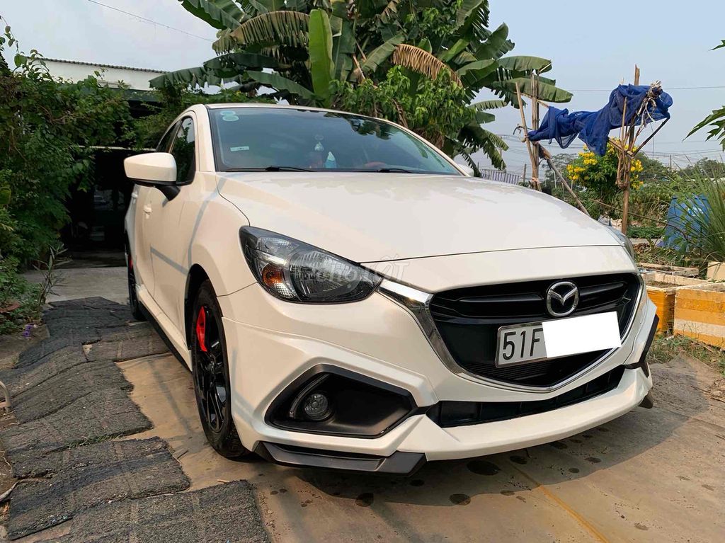 Mazda 2 2016  1.5 AT Sedan - 70000 km