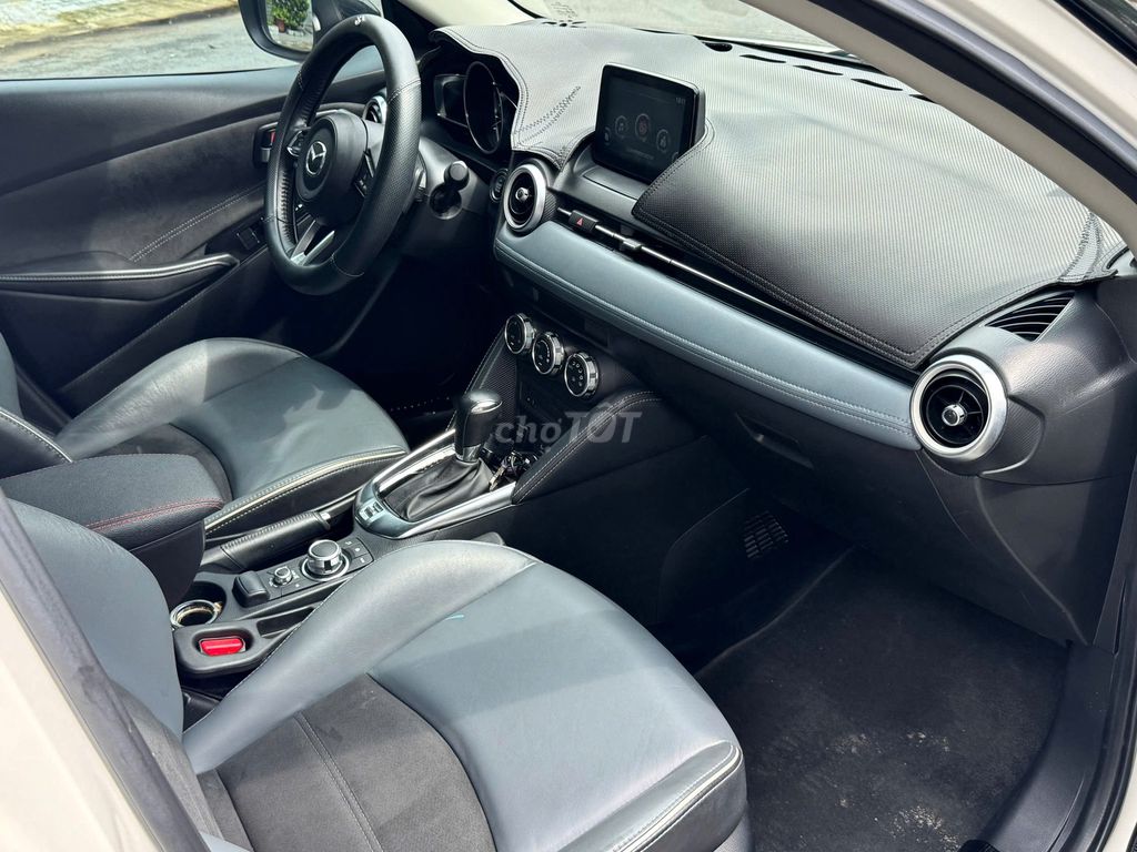Mazda 2 Luxury model 2021 Trắng đẹp 41.000 km. Mua bán Ô tô tại Quận Gò Vấp Tp Hồ Chí Minh được đăng bởi 067 Hằng hình 6