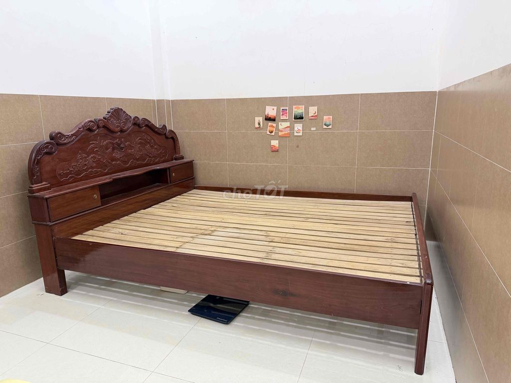 Giường ngủ gỗ nâu cổ điển. Mua bán Giường, chăn ga gối nệm tại Thành phố Sóc Trăng Sóc Trăng được đăng bởi Hoàng vũ hình 1