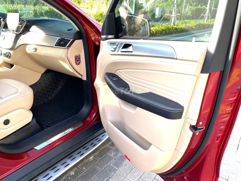 Mercedes GLE 43 AMG 4Matic màu đỏ. Mua bán Ô tô tại Quận 5 Tp Hồ Chí Minh được đăng bởi Phạm Khang hình 7