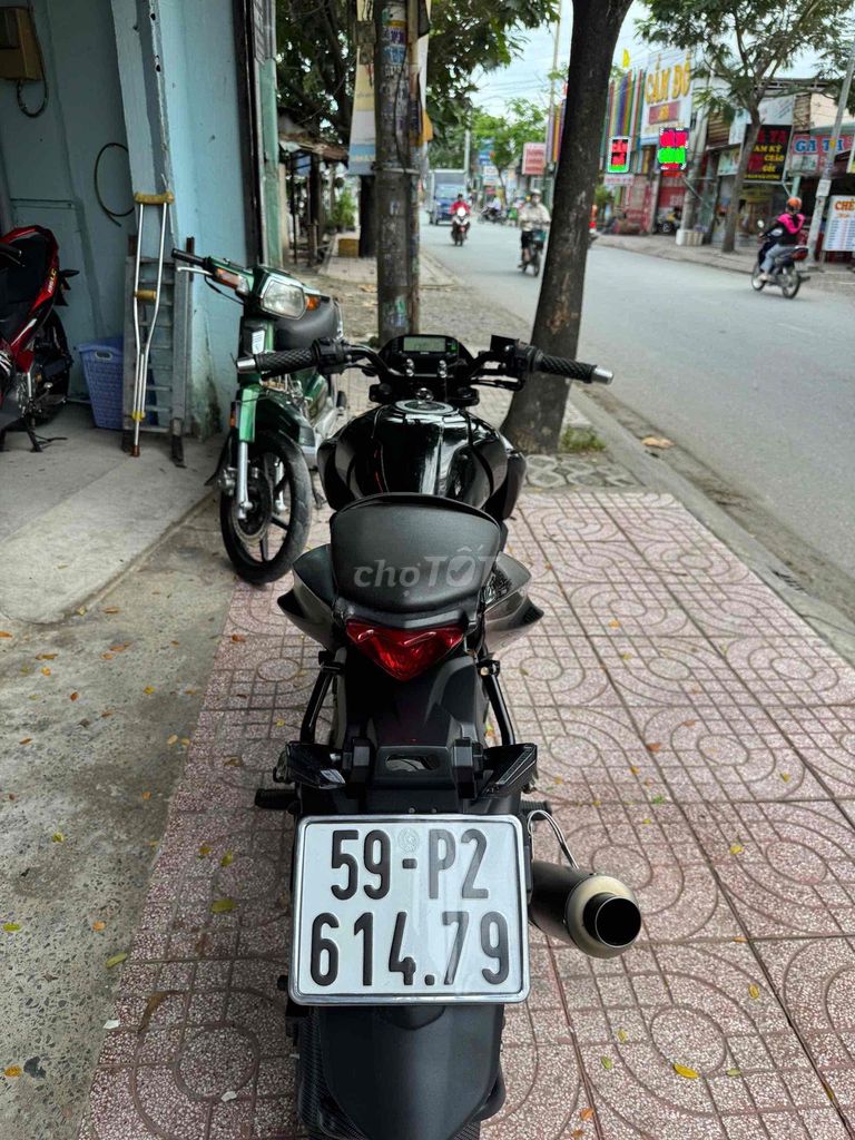 Suzuki Gsx S150 2017 máy zin biển thành phố. Mua bán Xe máy tại Huyện Bình Chánh Tp Hồ Chí Minh được đăng bởi Phong Vũ hình 7