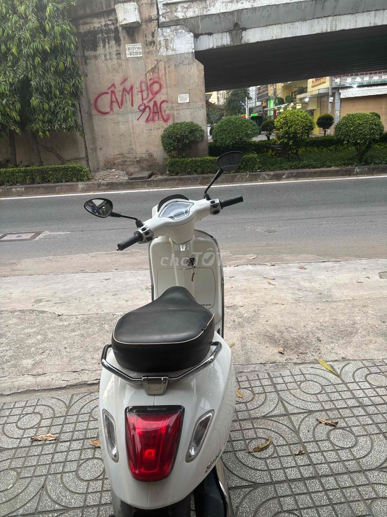 Piaggio Vespa Sprint 125 Trắng. Mua bán Xe máy tại Quận 12 Tp Hồ Chí Minh được đăng bởi Thanh hình 2