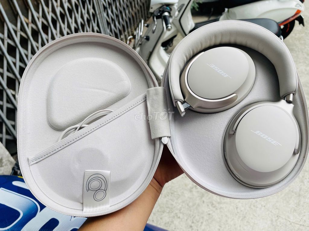 Tai nghe Bluetooth chụp tai Bose QC Ultra headph. Mua bán Tivi, Âm thanh tại Quận Đống Đa Hà Nội được đăng bởi NHẬT LỆ CAMERA hình 1