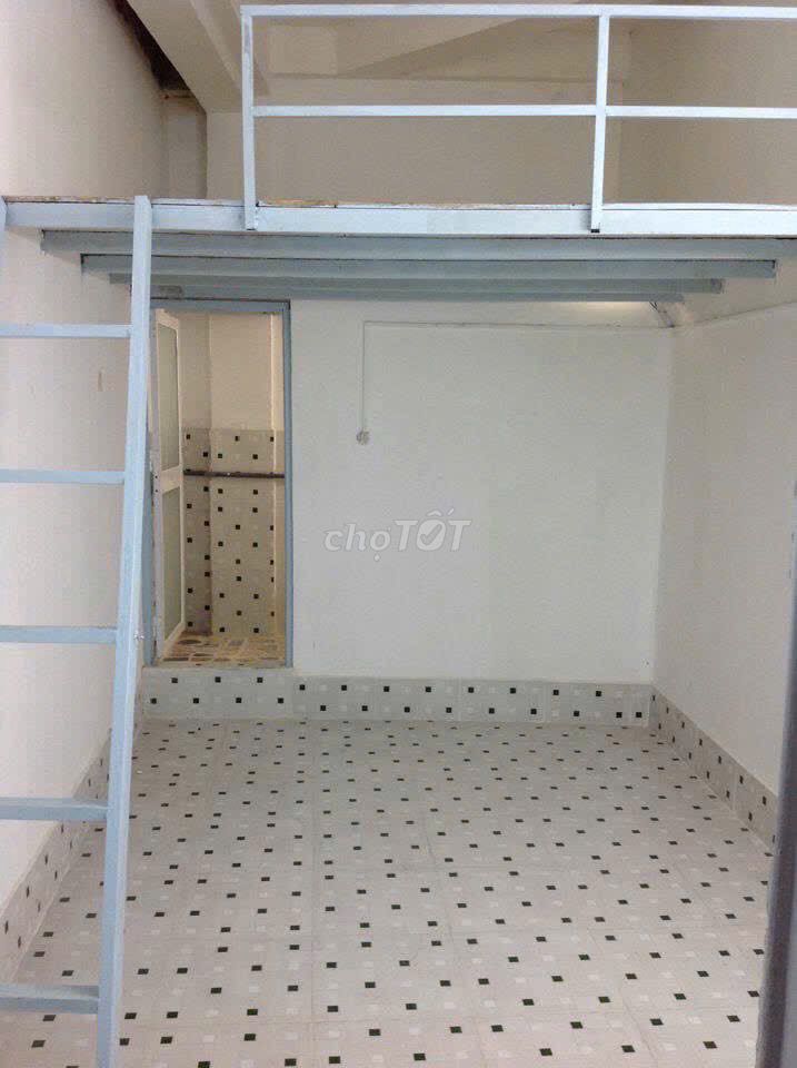 CC cho thuê phòng 2,5 trd tại Trung tâm quận 5