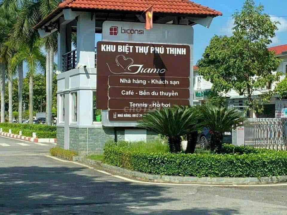 Cho thuê nhà đẹp  khu biệt thư Tiamo, Phú Thọ, TDM Bình Duong