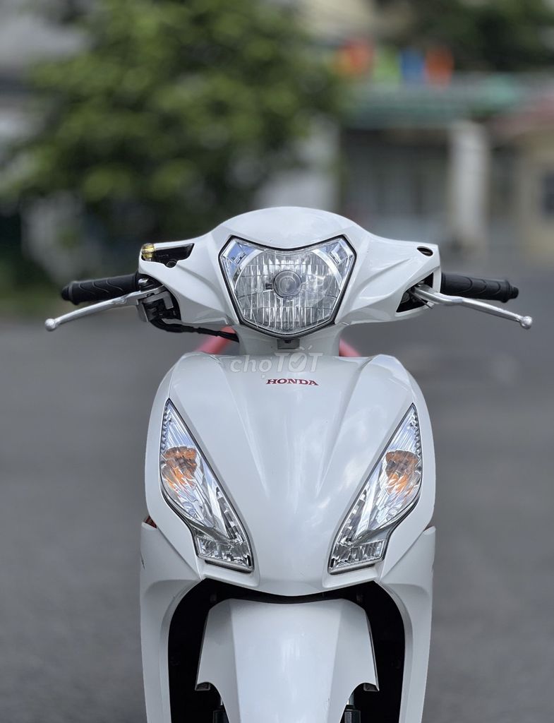 Vision 2020 chính chủ, dán nilon cả xe, máy nguyên. Mua bán Xe máy tại Quận Nam Từ Liêm Hà Nội được đăng bởi Em Dung hình 5