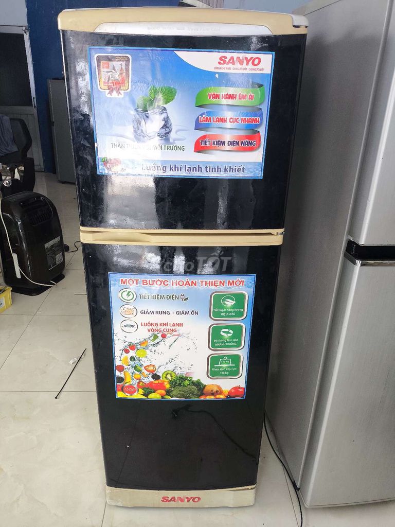 Tủ lạnh Sanyo 160L Đen. Mua bán Tủ lạnh tại Thành phố Biên Hòa Đồng Nai được đăng bởi Tiệm Đồ Cũ Đã Qua Sử dụng hình 1