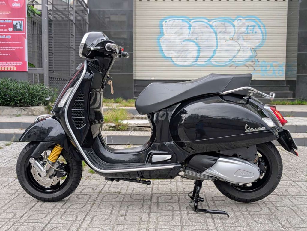 GTS SuperTech 300 HPE Màu Đen 2022. Mua bán Xe máy tại Quận 5 Tp Hồ Chí Minh được đăng bởi Vestan hình 3