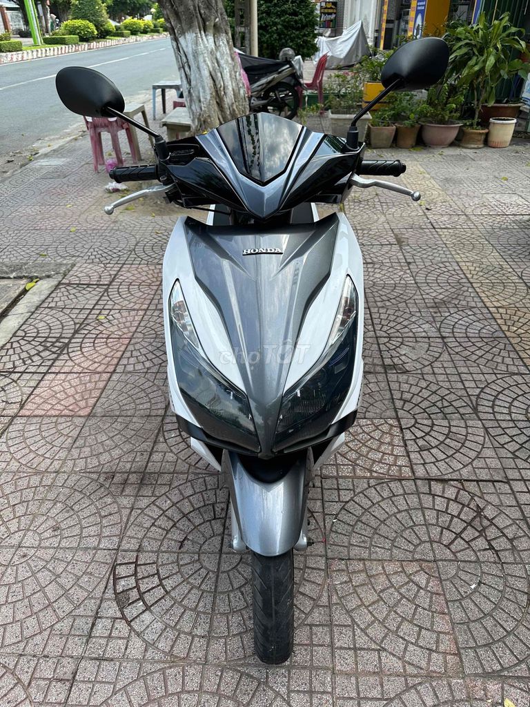 Honda Air Blade 2014 Trắng zin đẹp vĩnh long. Mua bán Xe máy tại Thành phố Vĩnh Long Vĩnh Long được đăng bởi xe máy Tùng Beo hình 1