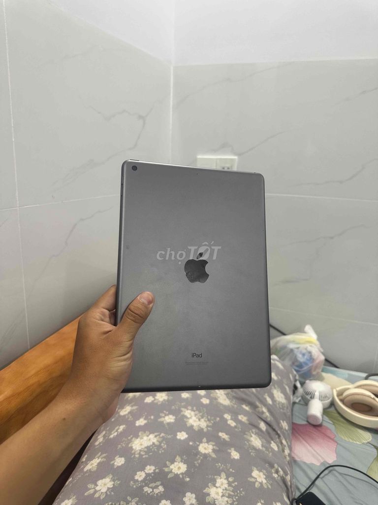 Apple iPad Gen 9 64GB Xám Đã sử dụng. Mua bán Máy tính bảng tại Thành phố Biên Hòa Đồng Nai được đăng bởi Mumi Nana hình 1