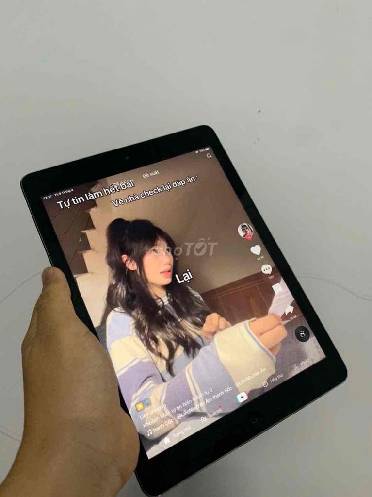 Ipad Air 16gb Màn zin sáng đẹp -icloud ẩn ko reset. Mua bán Máy tính bảng tại Quận 8 Tp Hồ Chí Minh được đăng bởi Thanh Tâm Mobile hình 1