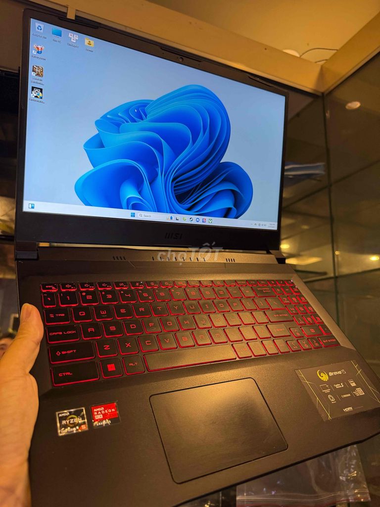 Thang lý laptop msi gaming chiến games đẹp keng