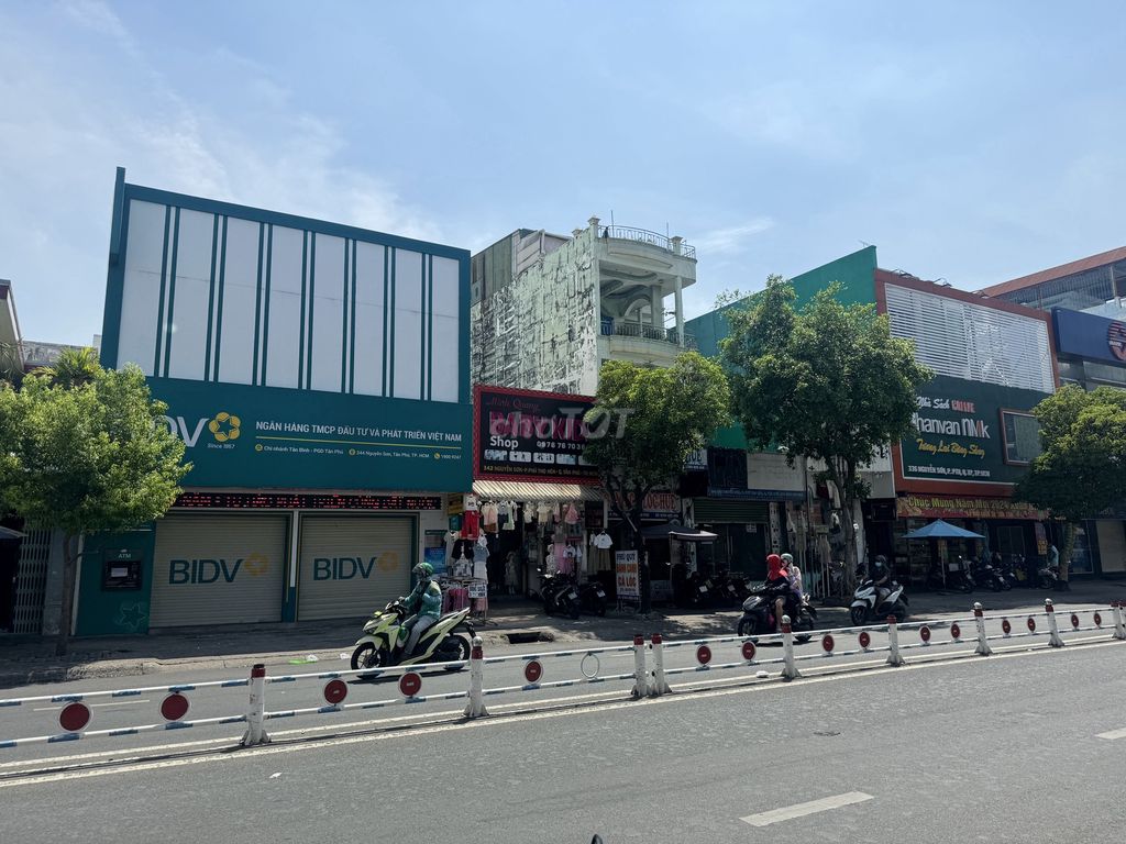 Bán nhà  MTKD Thoại Ngọc Hầu- Nguyễn Sơn, 5m x 23m