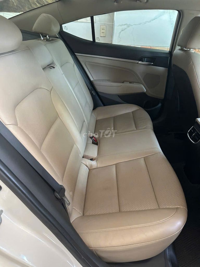 Bán Elantra 2.0AT  bản full. Mua bán Ô tô tại Quận Cẩm Lệ Đà Nẵng được đăng bởi Na hình 6