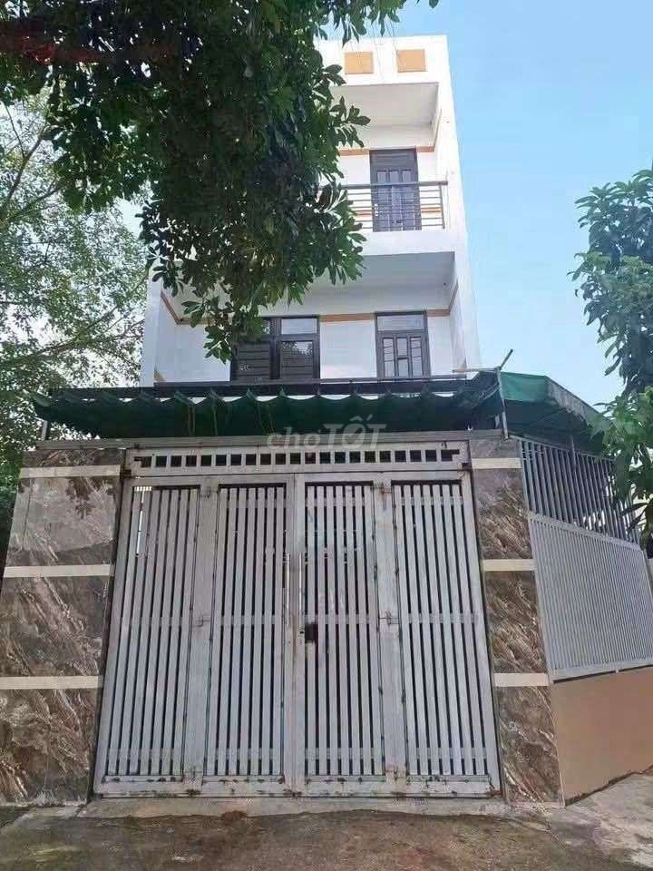Rent · 4 bd · 154 м² · Huyện Hóc Môn, ул. Đường Trần Văn Mười
