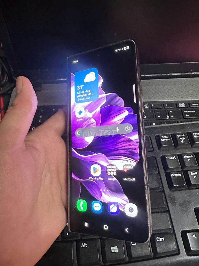 Samsung Galaxy Z Fold 4 Đen. Mua bán Điện thoại tại Quận Ninh Kiều Cần Thơ được đăng bởi Phong Vũ hình 1