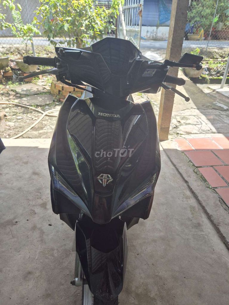 Xe tay ga Honda Air Blade đen bạc. Mua bán Xe máy tại Thành phố Ngã Bảy Hậu Giang được đăng bởi bilion hình 3