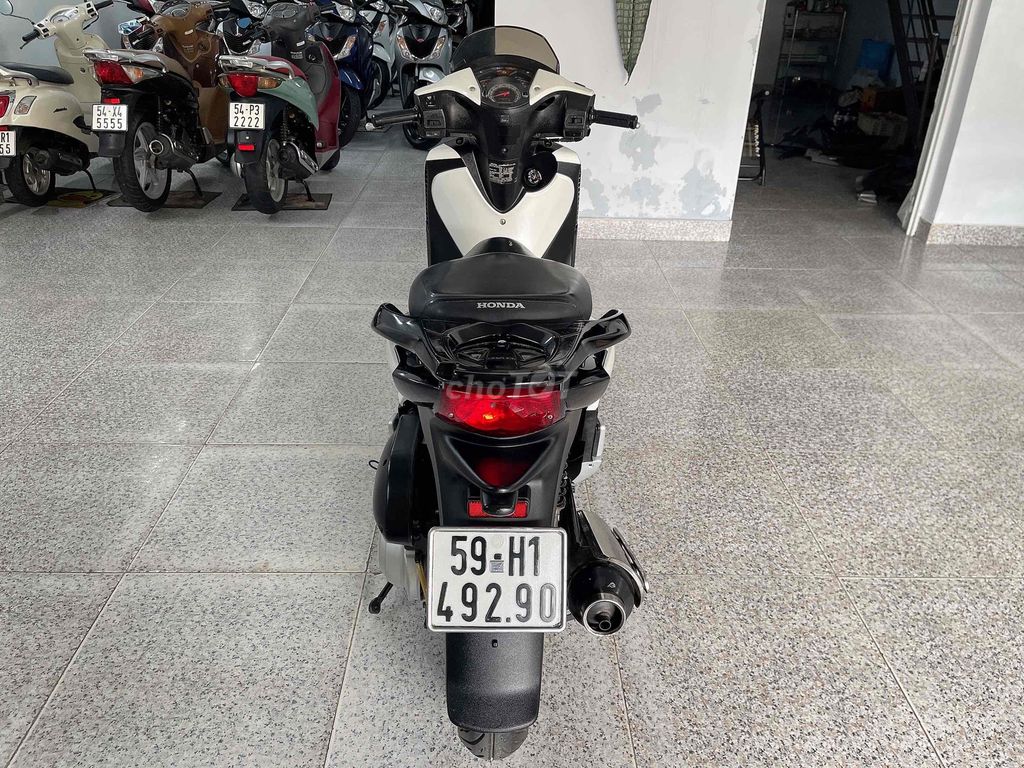 Nguyên con Sh 150cc Ý 2010 vô 4 món Dylan .❤️. Mua bán Xe máy tại Quận 12 Tp Hồ Chí Minh được đăng bởi LeeteeHung hình 4