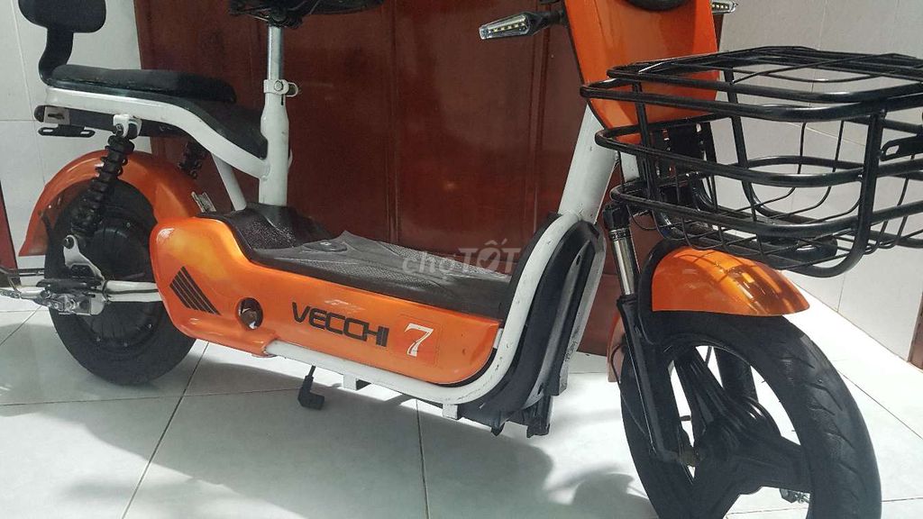 Xe đạp điện màu cam rất mới và đẹp. Mua bán Xe điện tại Huyện Long Hồ Vĩnh Long được đăng bởi  Nguyễn Gia Hào  hình 2